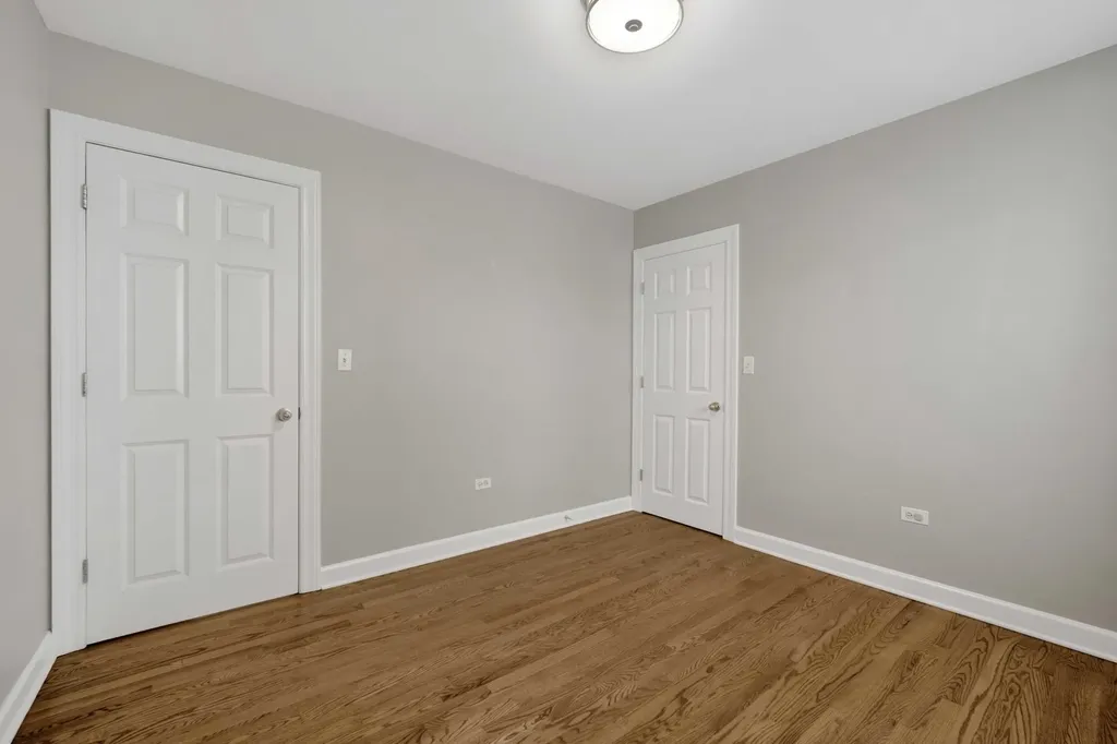 930 West Agatite Avenue Chicago IL 60640