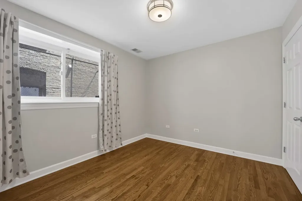 930 West Agatite Avenue Chicago IL 60640