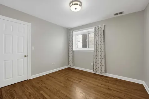 930 West Agatite Avenue Chicago IL 60640