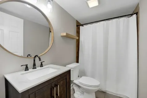 930 West Agatite Avenue Chicago IL 60640