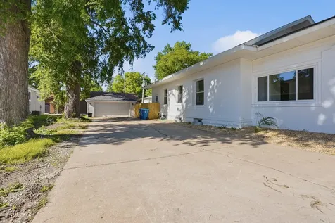 733 West Prairie Street Pontiac IL 61764