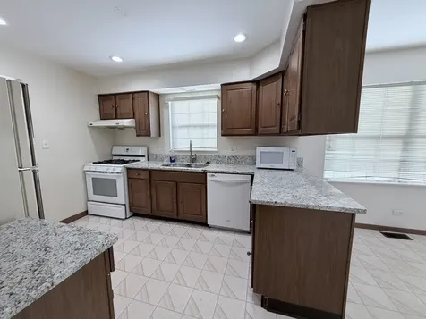 1817 Altoona Court Schaumburg IL 60194