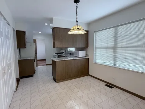 1817 Altoona Court Schaumburg IL 60194