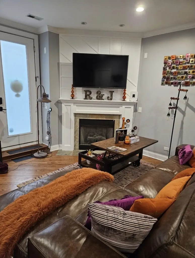 3560 South Giles Avenue Chicago IL 60653