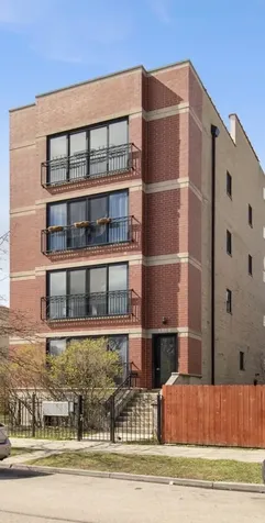 3560 South Giles Avenue Chicago IL 60653