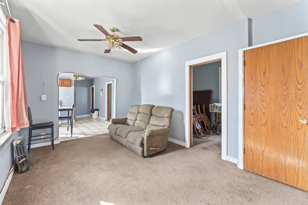 13513 South Baltimore Avenue Chicago IL 60633
