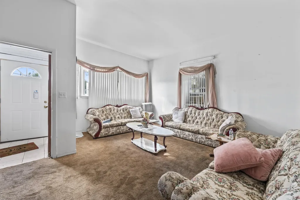 13513 South Baltimore Avenue Chicago IL 60633