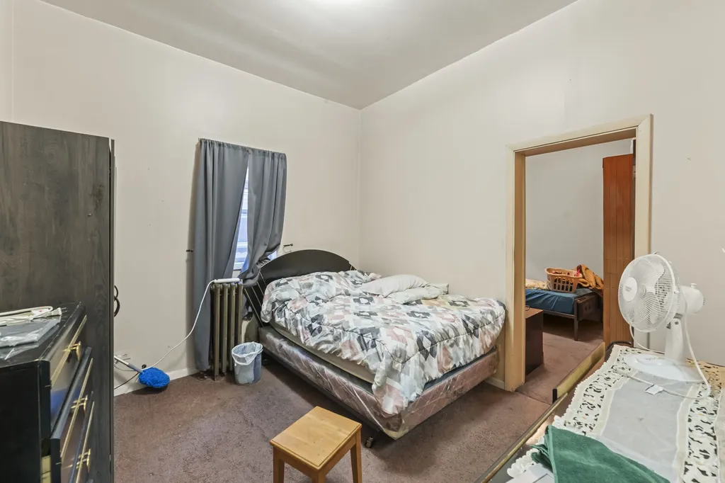 13513 South Baltimore Avenue Chicago IL 60633