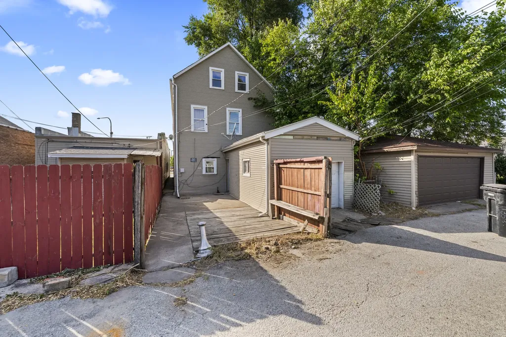 13513 South Baltimore Avenue Chicago IL 60633