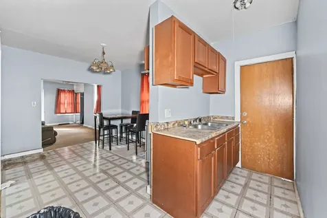 13513 South Baltimore Avenue Chicago IL 60633