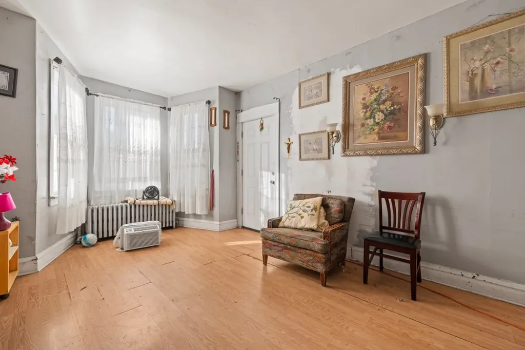 4827 South Throop Street Chicago IL 60609