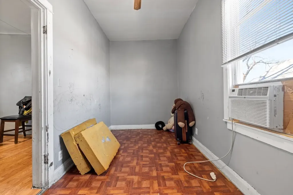4827 South Throop Street Chicago IL 60609