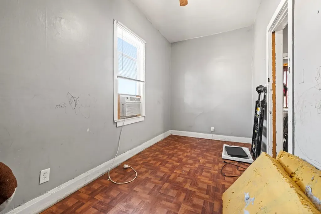 4827 South Throop Street Chicago IL 60609