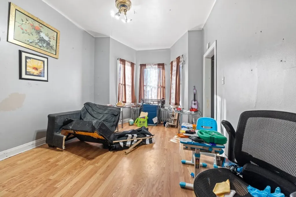4827 South Throop Street Chicago IL 60609