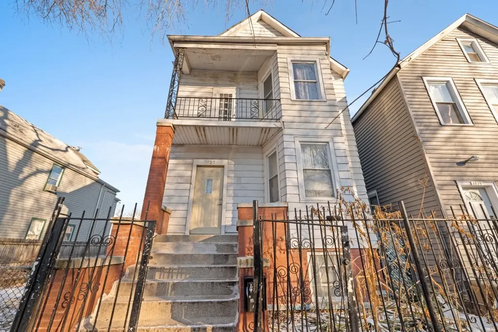 4827 South Throop Street Chicago IL 60609