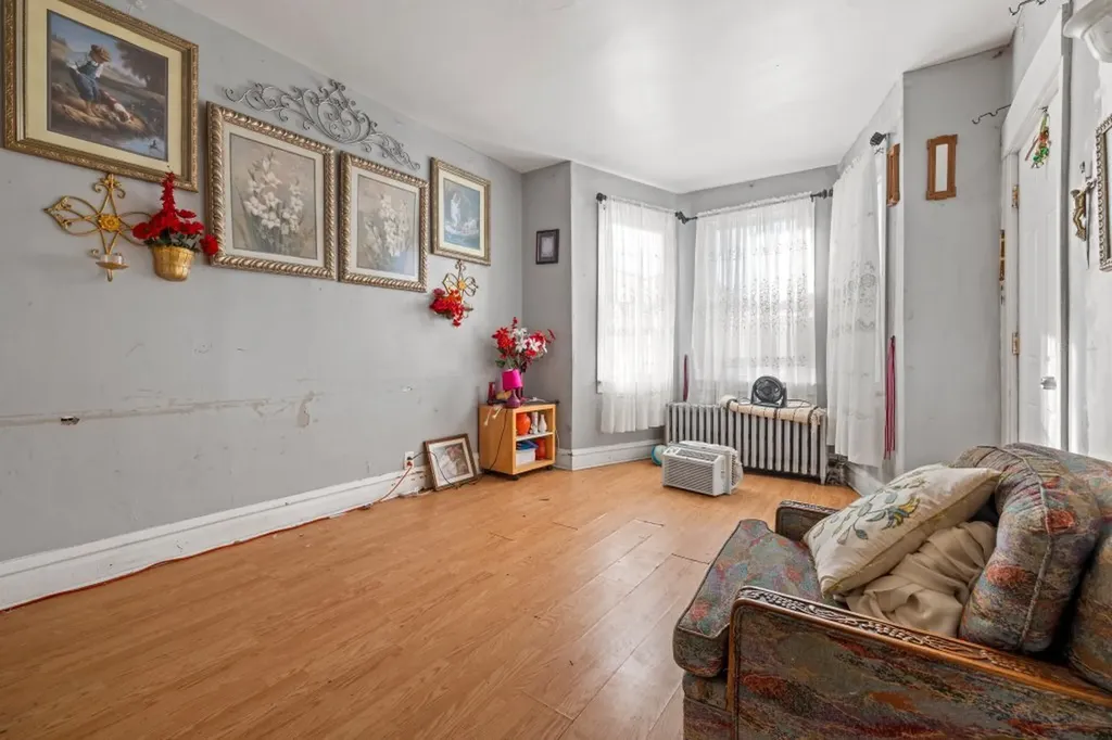 4827 South Throop Street Chicago IL 60609