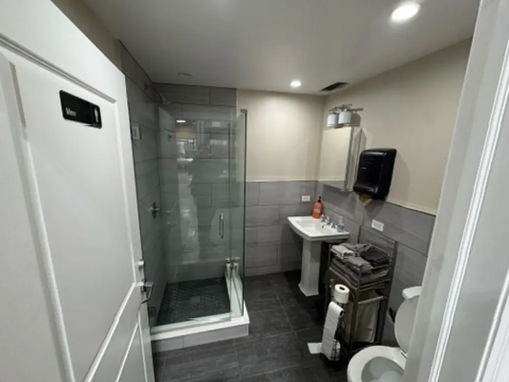 4150 North Kedzie Avenue Chicago IL 60618