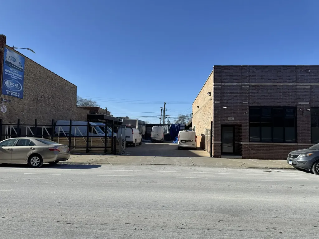 4150 North Kedzie Avenue Chicago IL 60618