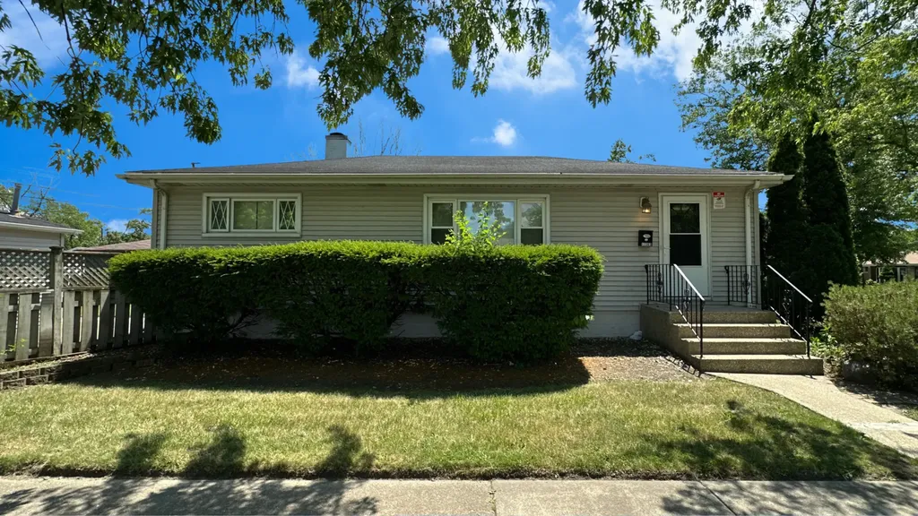 17303 Roy Street Lansing IL 60438