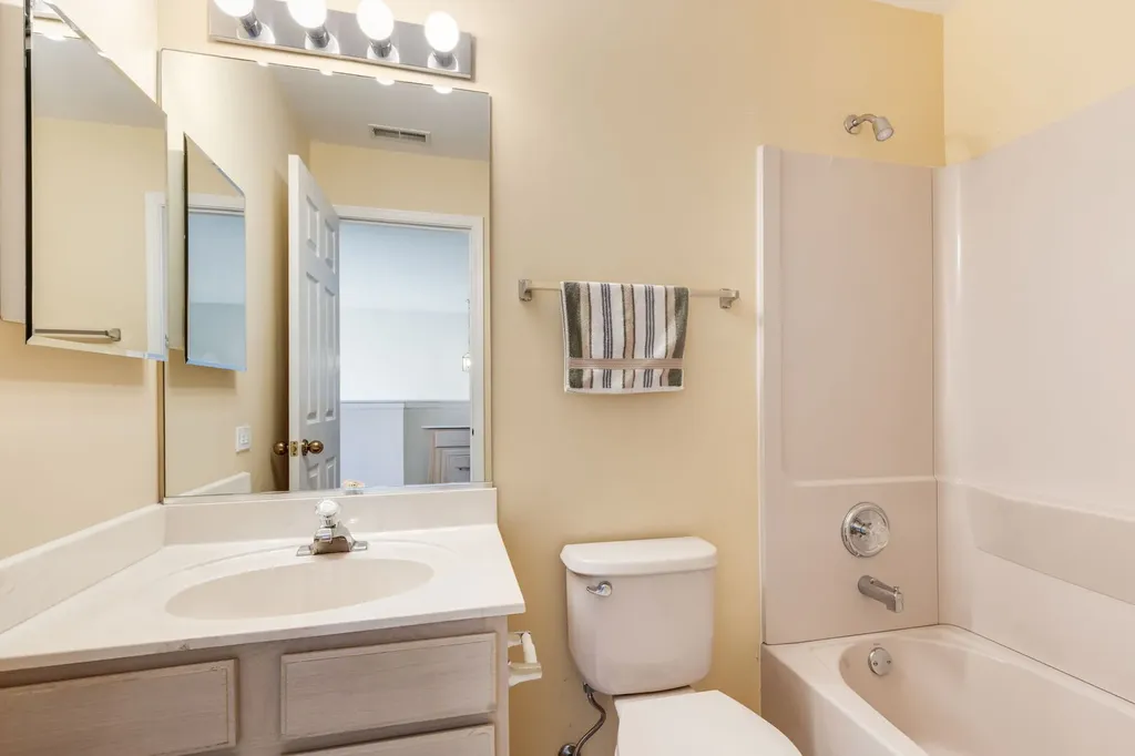 1767 Briggs Court Lisle IL 60532