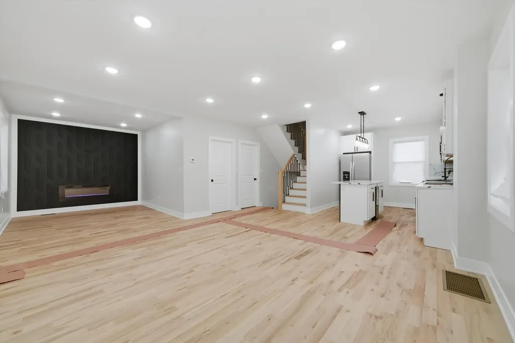 7146 South Constance Avenue Chicago IL 60649