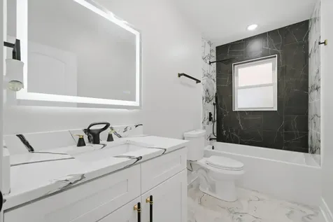 7146 South Constance Avenue Chicago IL 60649