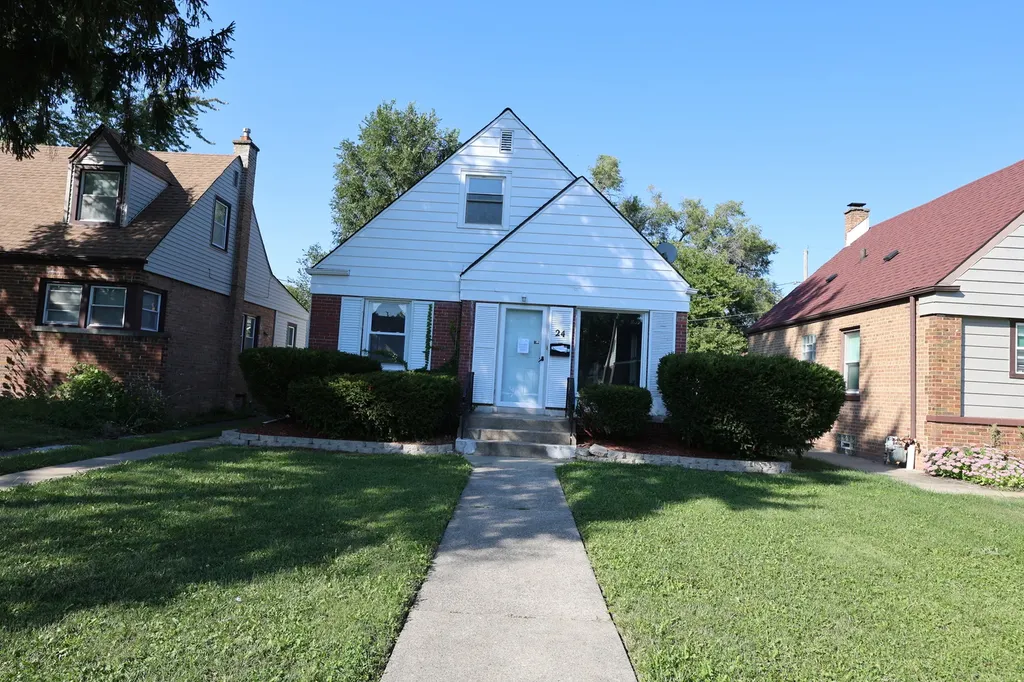 24 166TH Place Calumet City IL 60409