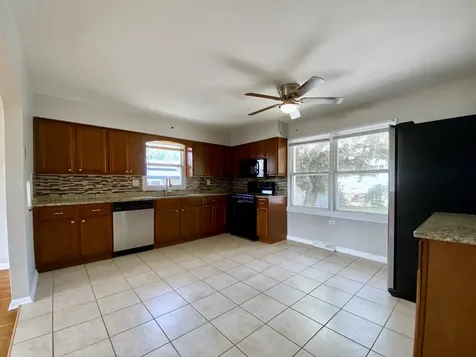1238 East 166th Street South Holland IL 60473