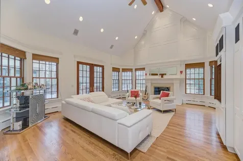 1499 Sheridan Road Highland Park IL 60035