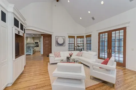 1499 Sheridan Road Highland Park IL 60035