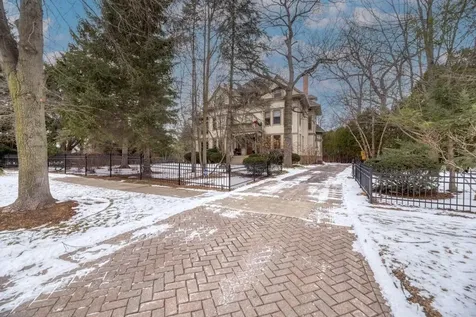1499 Sheridan Road Highland Park IL 60035