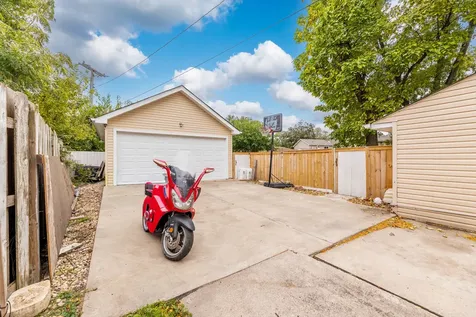 9909 Elm Circle Drive Oak Lawn IL 60453
