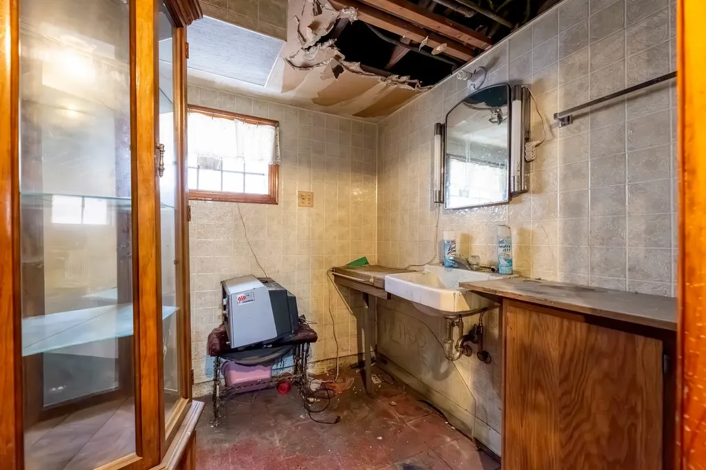 3424 West 73rd Street Chicago IL 60629