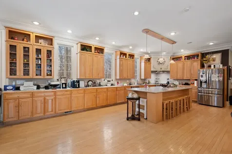 28W280 Oak Creek Court West Chicago IL 60185