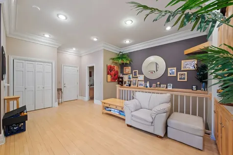 28W280 Oak Creek Court West Chicago IL 60185