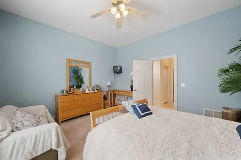 28W280 Oak Creek Court West Chicago IL 60185