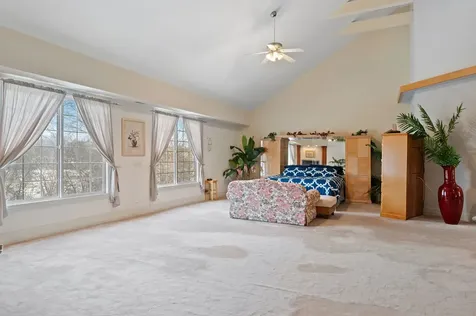 28W280 Oak Creek Court West Chicago IL 60185