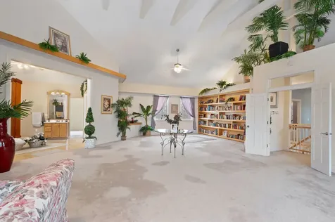 28W280 Oak Creek Court West Chicago IL 60185