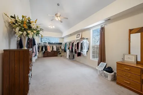 28W280 Oak Creek Court West Chicago IL 60185