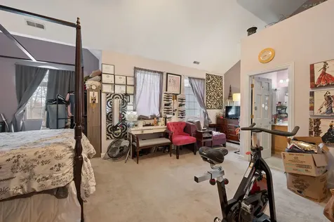 28W280 Oak Creek Court West Chicago IL 60185