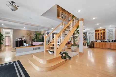 28W280 Oak Creek Court West Chicago IL 60185