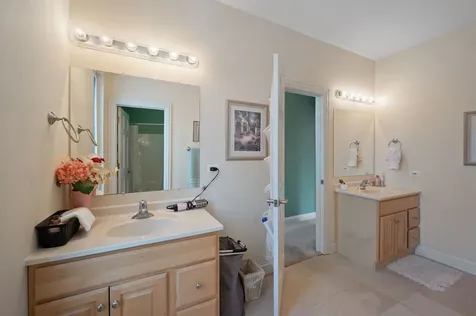 28W280 Oak Creek Court West Chicago IL 60185