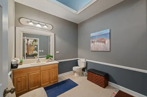 28W280 Oak Creek Court West Chicago IL 60185