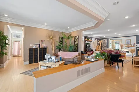 28W280 Oak Creek Court West Chicago IL 60185