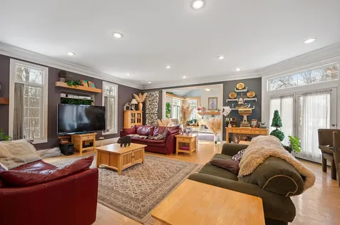 28W280 Oak Creek Court West Chicago IL 60185