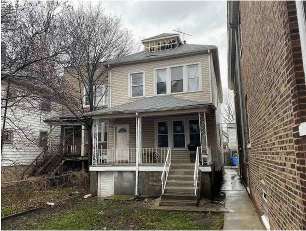 8613 South Houston Avenue Chicago IL 60617