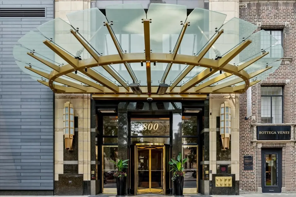 800 North Michigan Avenue Chicago IL 60611