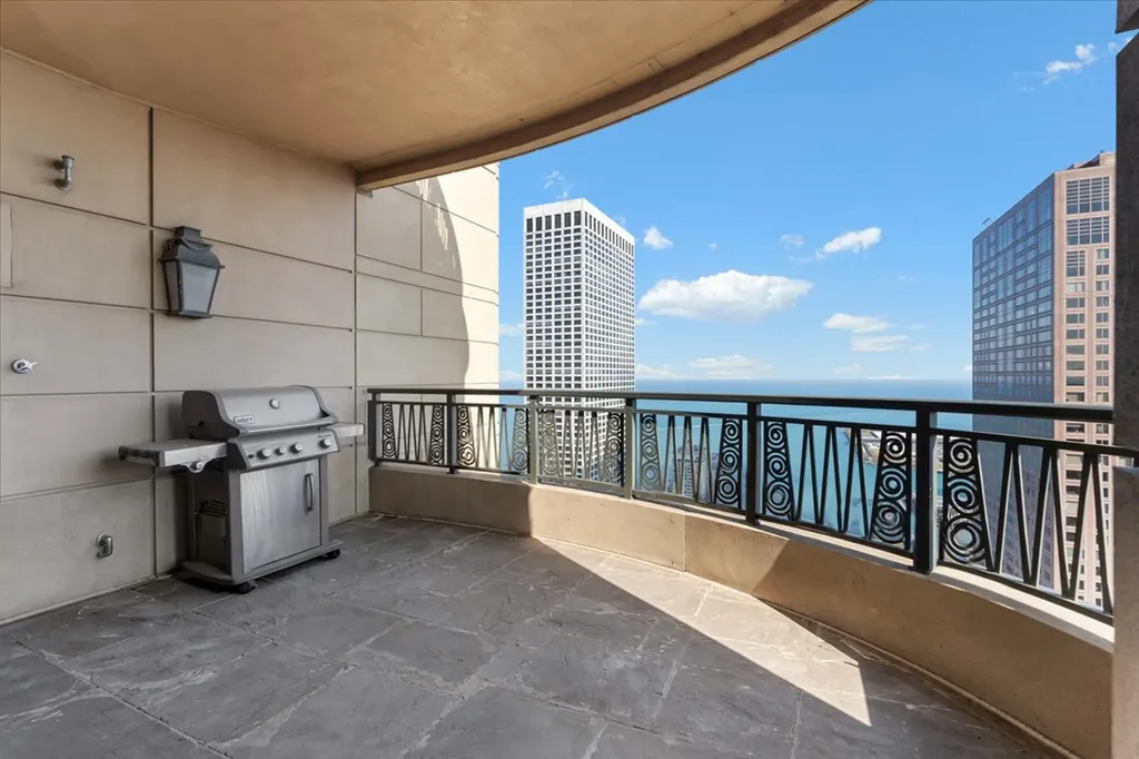 800 North Michigan Avenue Chicago IL 60611