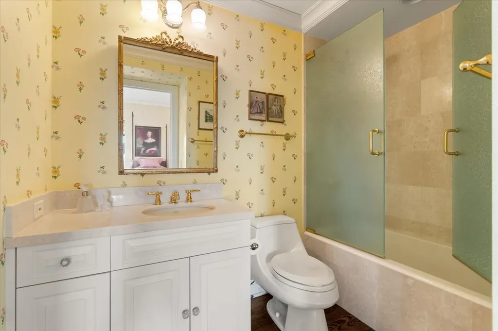 800 North Michigan Avenue Chicago IL 60611