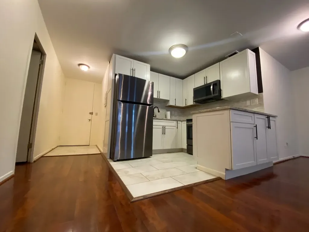 21 West Goethe Street Chicago IL 60610